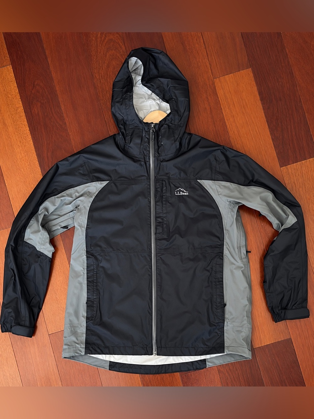 L.L.Bean Men’s Trail Model Rain Jacket Black Gray Waterproof L